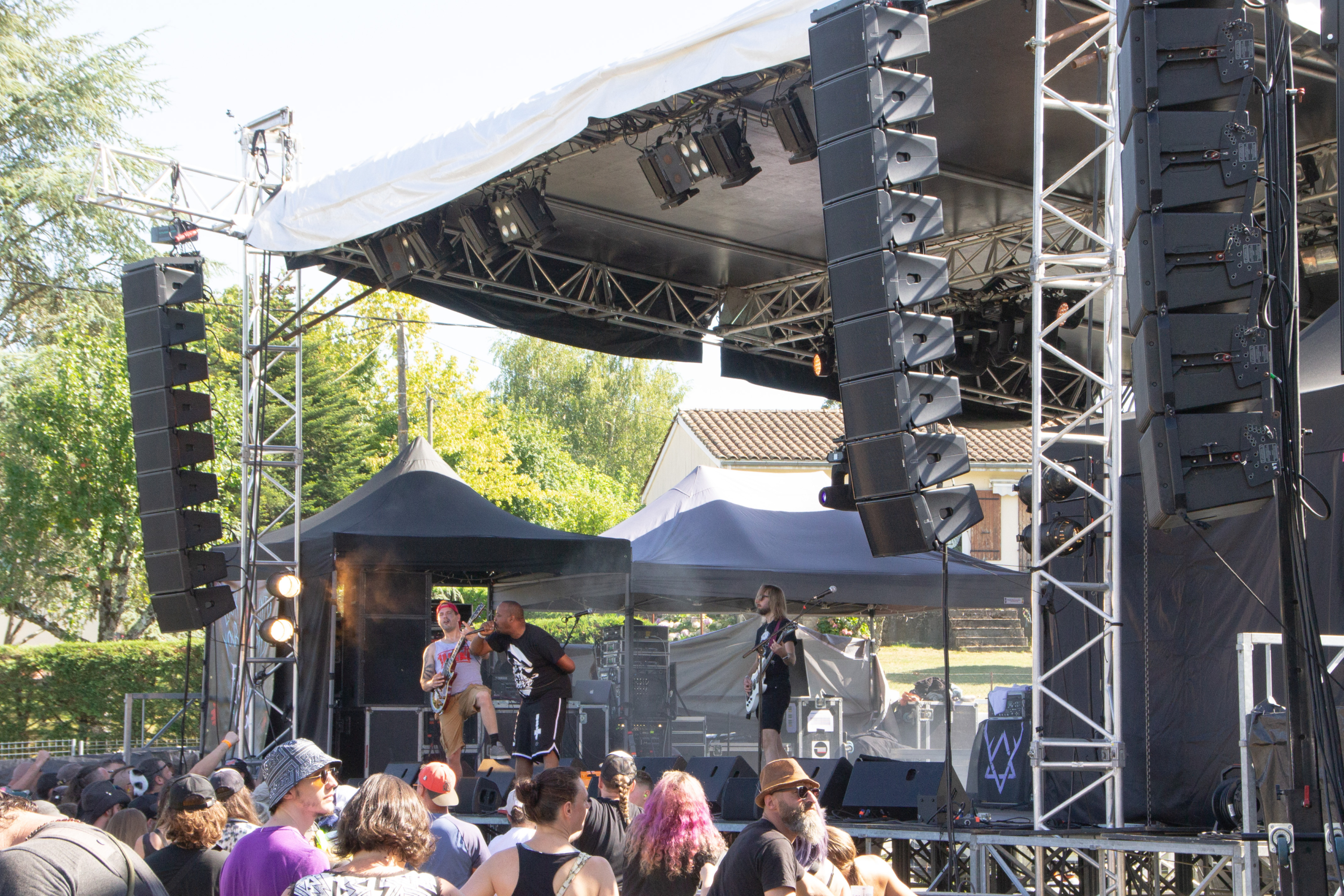 NEXO sound delivers for Black Line Event at two very different festivals in southwest France